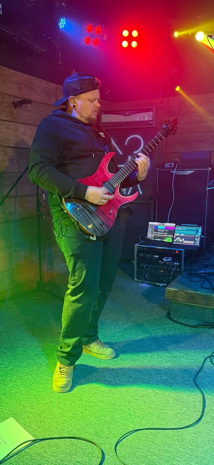 Nathan Hooper live